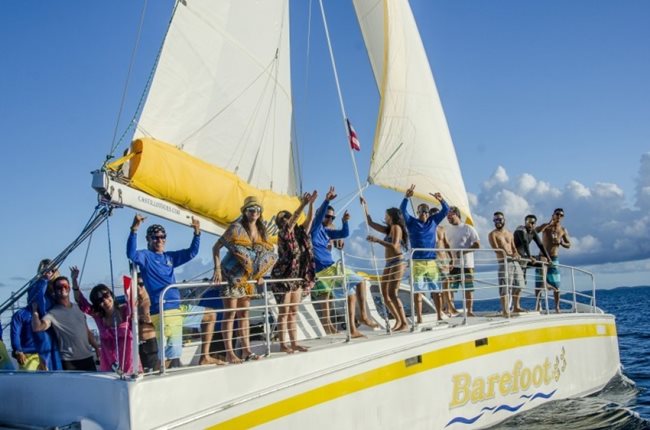 barefoot catamaran icacos